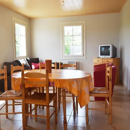 בית נופש Peaceful In Les Vans, Ardeche With Pool לס ואנס